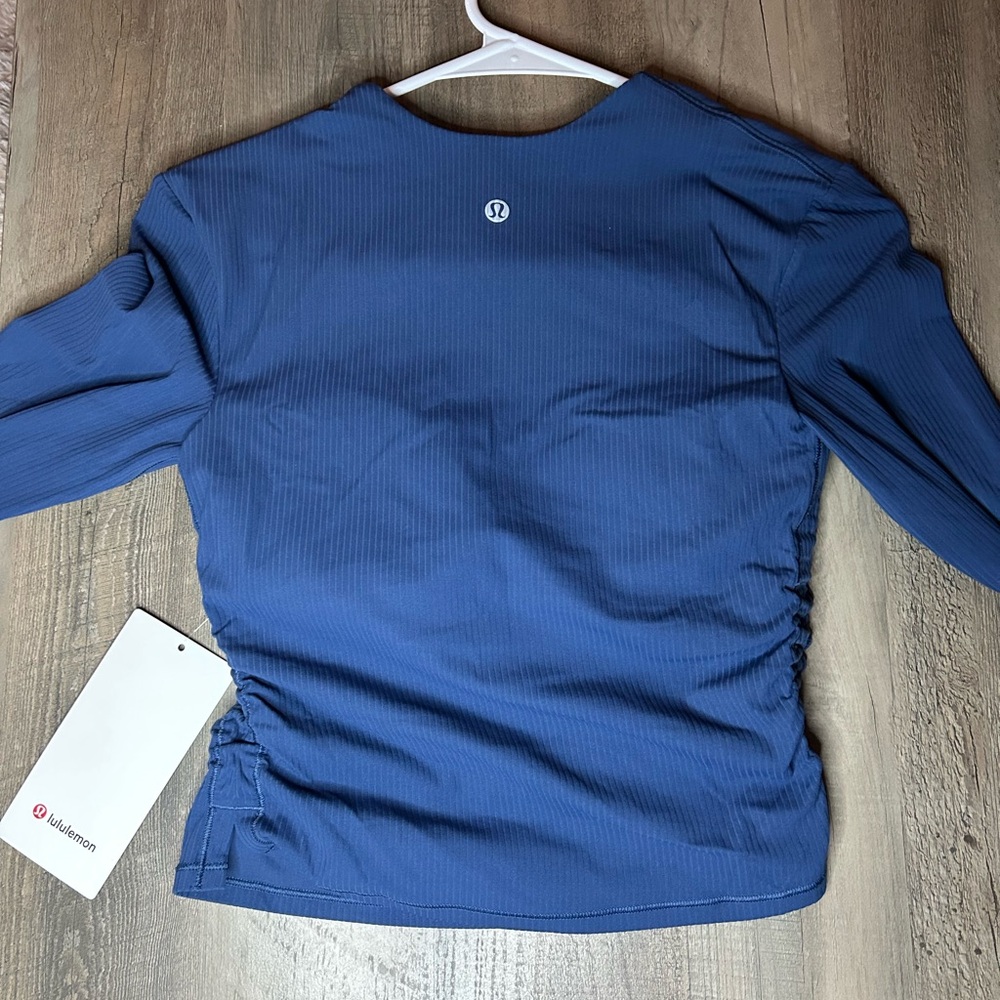 NWT Lululemon All It Takes V-Neck LS b-d cups *rib Nulu* Sz 4 *blue twill* - Picture 2 of 5